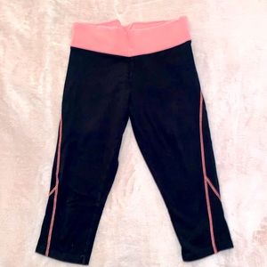 Victoria’s Secret Pink Yoga Capris - Size M
